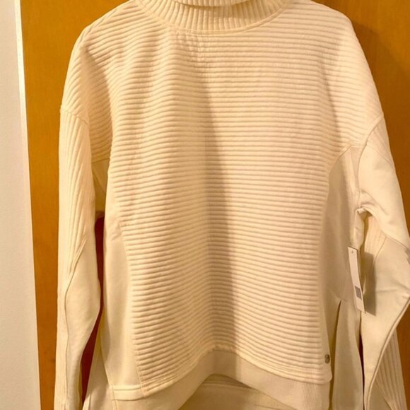 Tahari Sport Turtleneck Sweater New with Tags - Picture 1 of 5